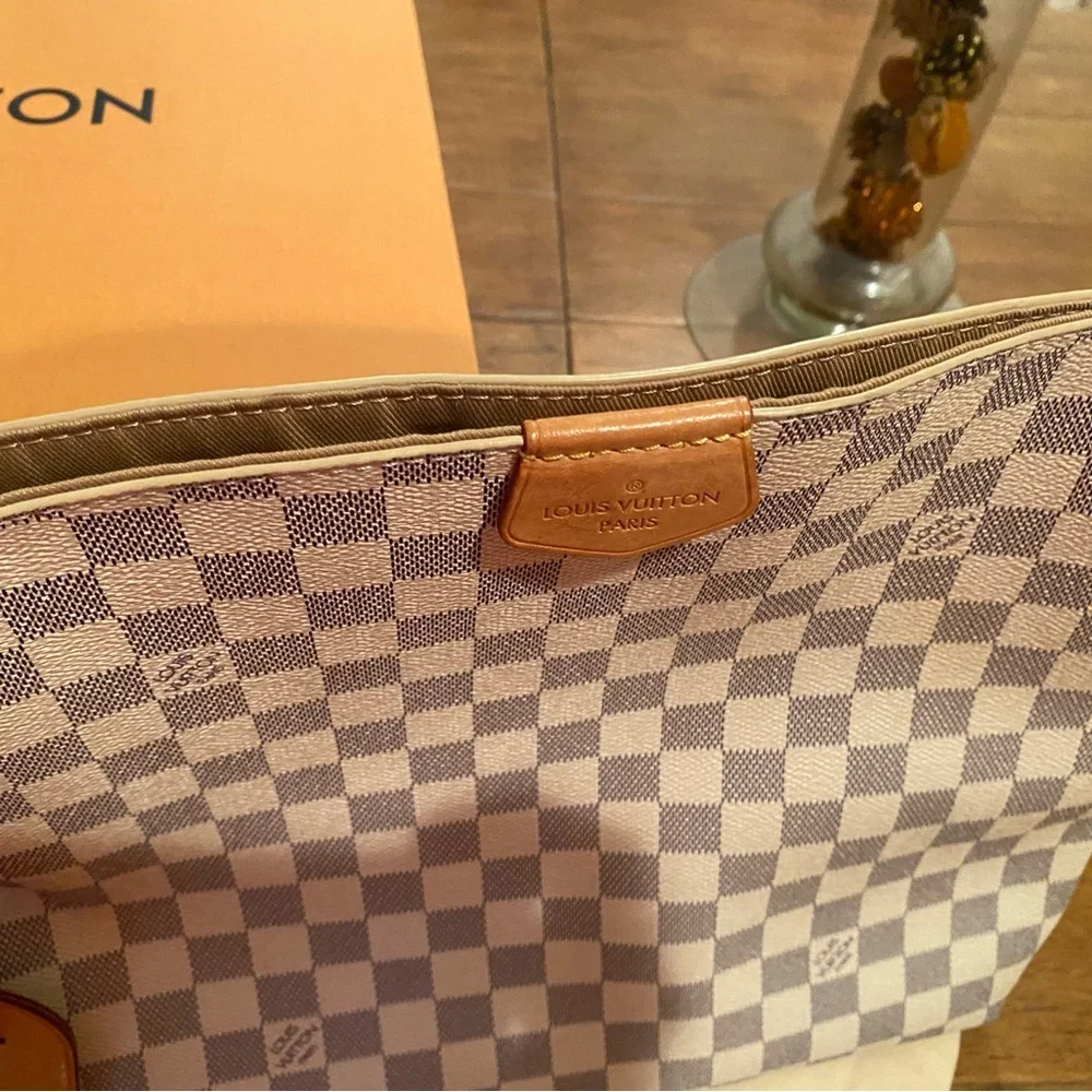 Louis Vuitton Graceful PM Handbag - Picture 8 of 16